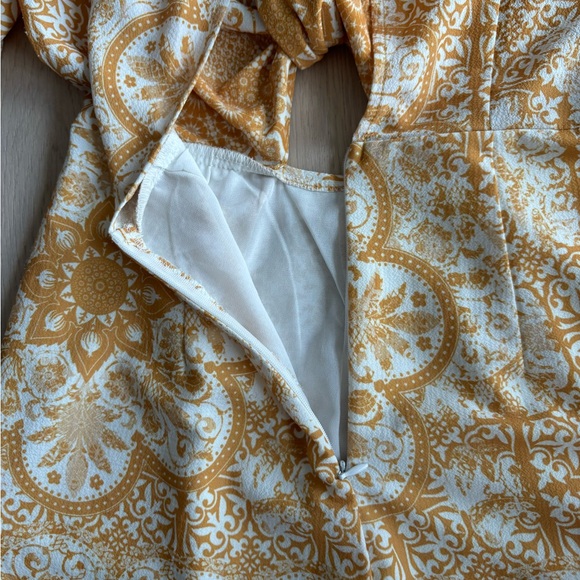 Patterned Yellow Romper ✨ - Picture 6 of 6